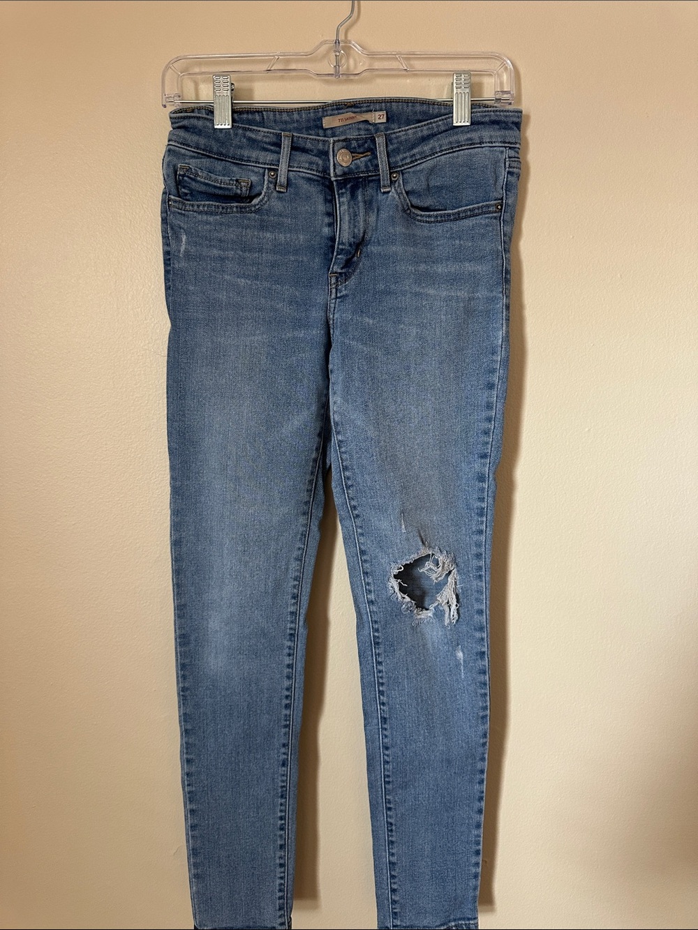 Levi's Women's 711 Skinny 27